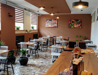 Wnętrze restauracji Ikebana Smaku w Zatorze
